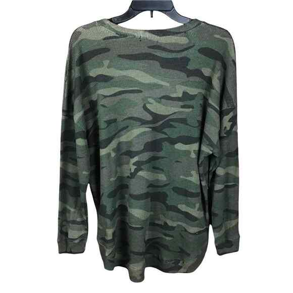 RDI Womens Medium Camo Thermal Top Hi-Low Hem Kangaroo Pocket Green NWOT - Picture 7 of 14